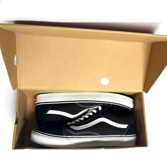 Vans Classic Old Skool | Tennis Shoes - Picture 13 of 14